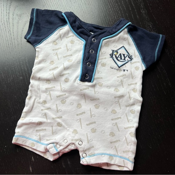 2/$12 💥♻ Official MLB Genuine Merchandise Tampa Bay Rays Romper | 0/3m | 4327 - Picture 1 of 5